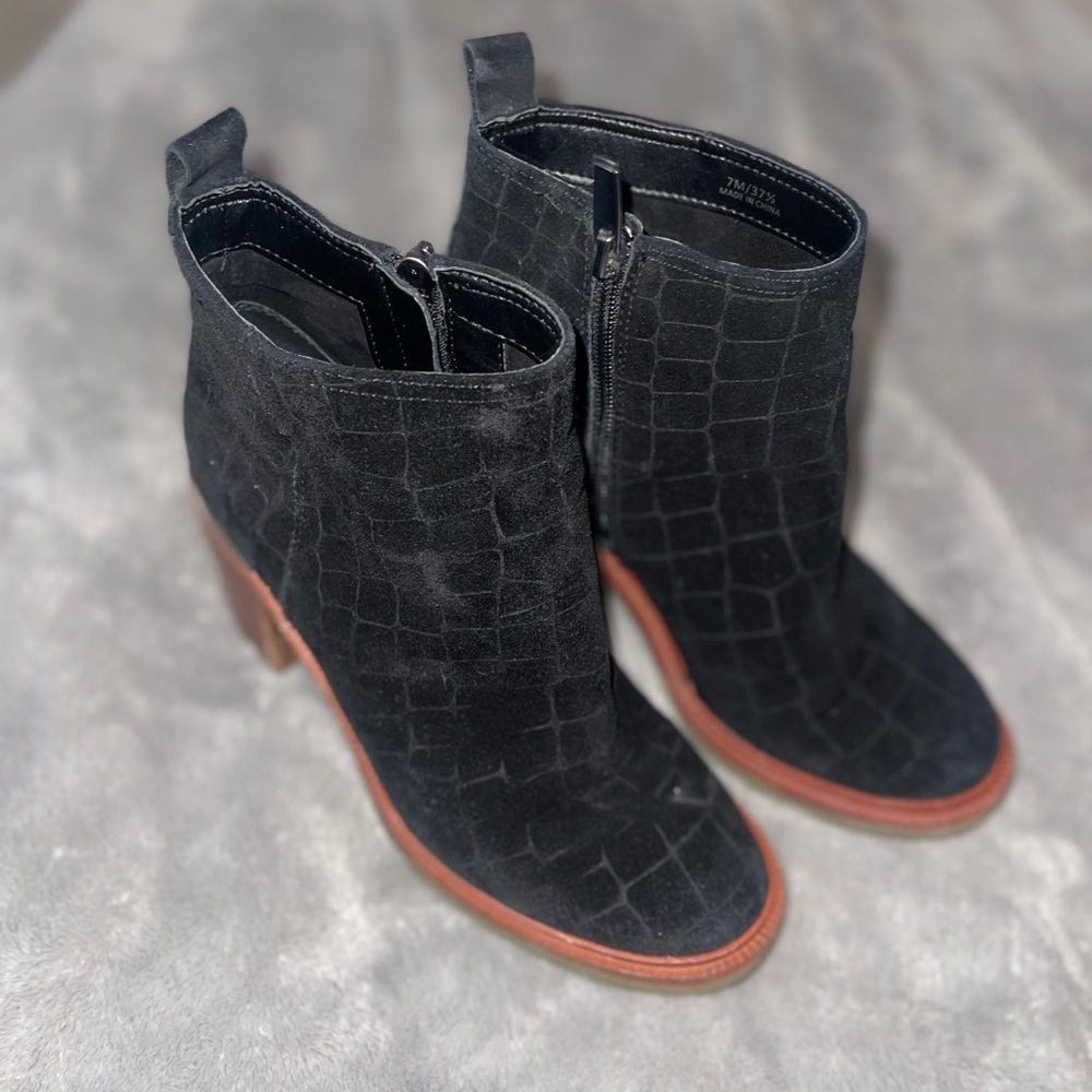 Vince Camuto boots - Picture 3 of 5